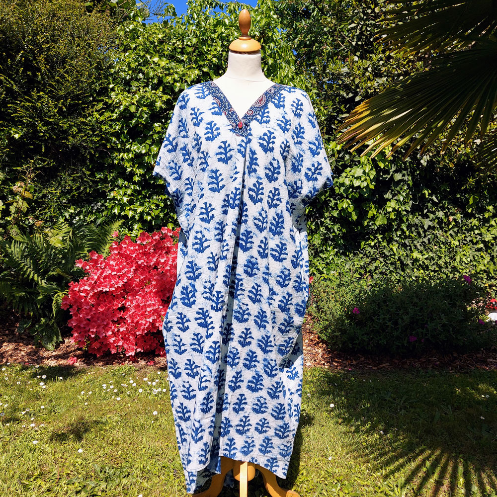 Robe-altea-vue-face Robe longue Altea motifs indiens bleus