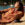 Robe Naina indienne portée sur une plage allongée
